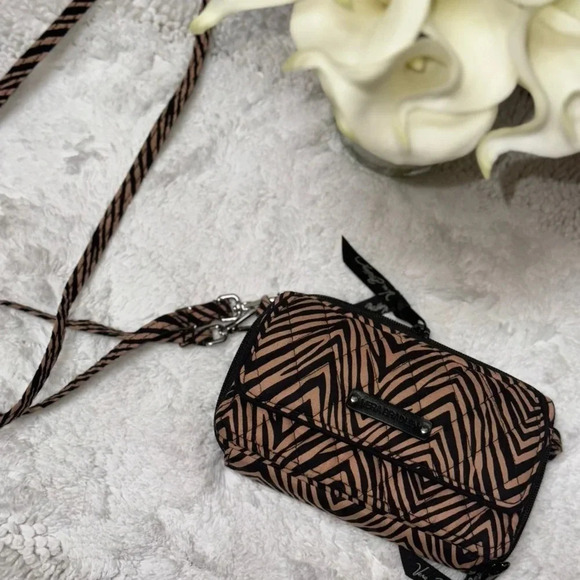 - Vera Bradley Zebra Pattern Crossbody with Wristlet Black/Tan - Picture 1 of 14